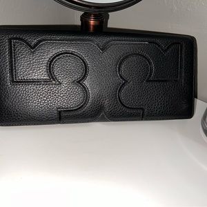 🖤AUTHENTIC LIKE NEW BLACK LEATHER TORY BURCH CLUTCH🖤 EXCELLENT CONDITION